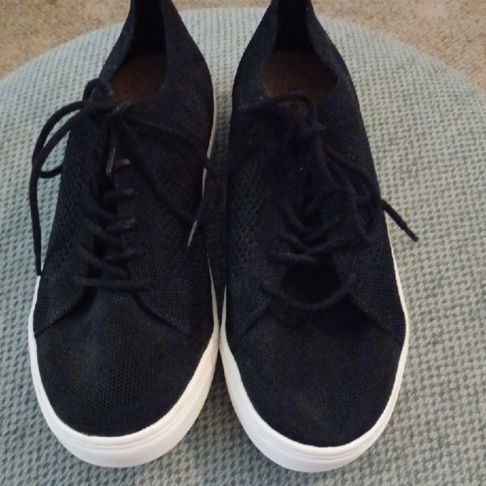 Never Worn Torrid Womans Black Sneakers
